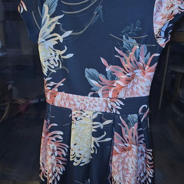 Robe fleurie LASCANA avec boléro rose
