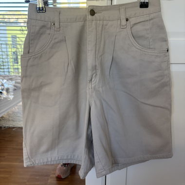 Short Bermuda beige