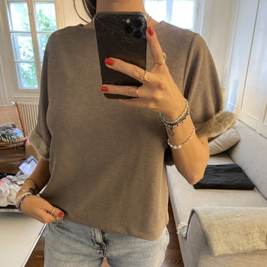 graunbraues Shirt mit Fakefell an den Ärmeln