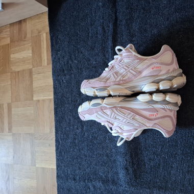 Asics Gel NYC Rosa