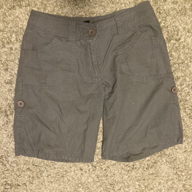 khaki cargo shorts