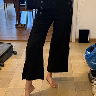 Stoffhose mit Knöpfe