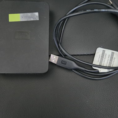 Lecteur externe de stockage avec câble