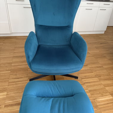 Bequeme Relax Sessel mit Hocker