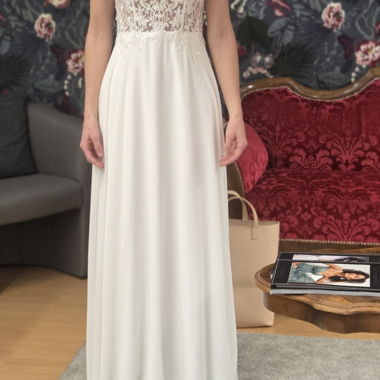 Abito maxi in pizzo bianco