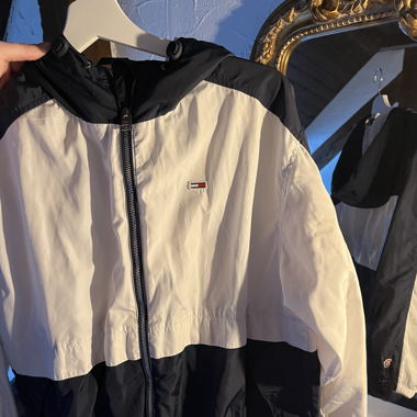 Tommy jacke