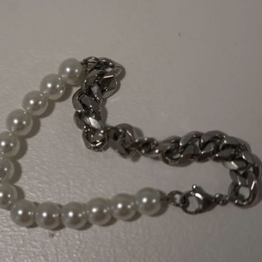 Bracciale di perle con catena a maglie
