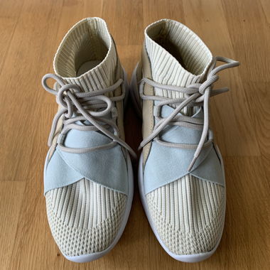 Sneaker mit Lederdetails und Gummiband