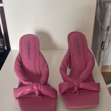 Rosa High-Heel-Sandalen