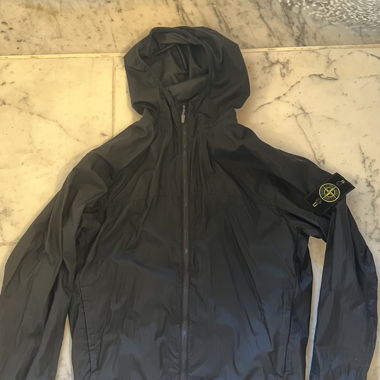 Veste noire à capuche Stone Island
