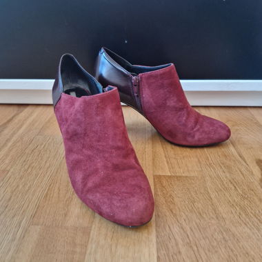 Bordeaux suede pumps size 38.5 from Geox
