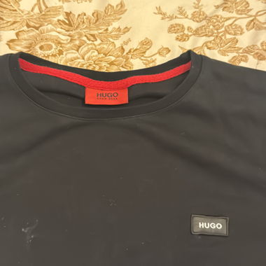 HUGO schwarzes T-Shirt