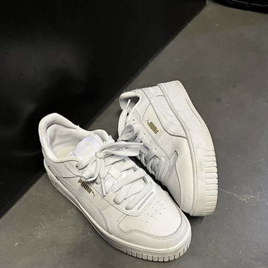 weisse Puma Sneaker
