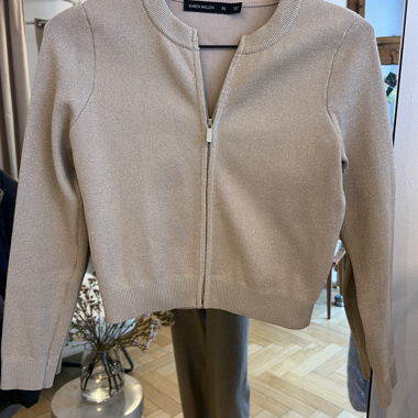 Pull avec fermeture éclair