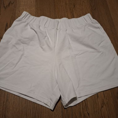 Shorts blancs faits maison
