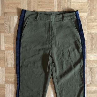 Chinohose navy-grün mit schwarzem 