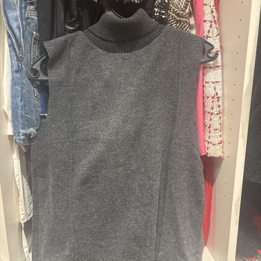 Set maglia senza maniche e pantaloni grigi