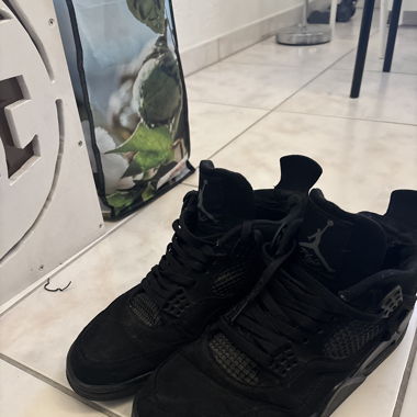 Jordan 4 black