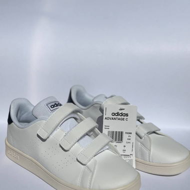 Basket Adidas Enfant - Neuf - Intemporel