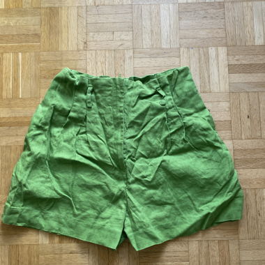 Shorts in lino verdi di Mango