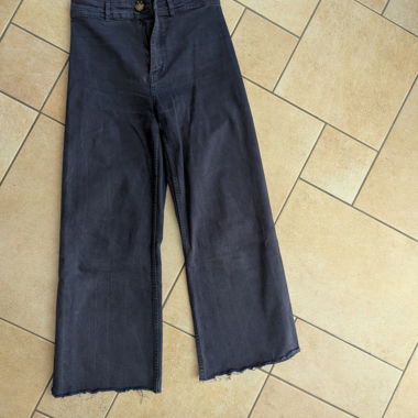 Jeans mit weitem Bein in Schwarz