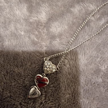 Guess collier 