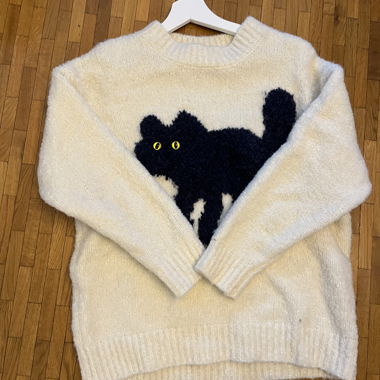 Pullover mit Katzenmotiv