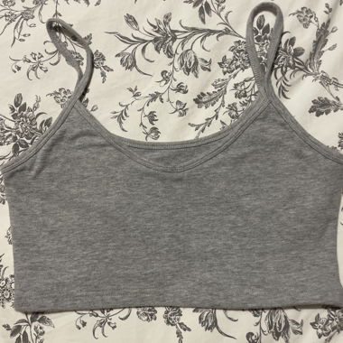 Basic grey crop top