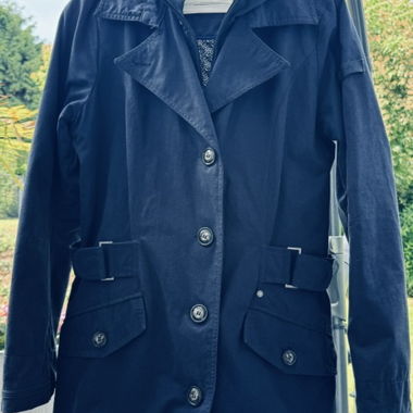 Dunkelblauer, Trenchcoat 