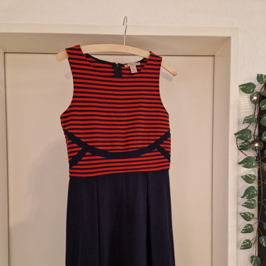 Kleid mit Streifen