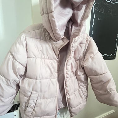 Doudoune rose à capuche