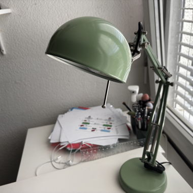 Lampe de bureau IKEA verte