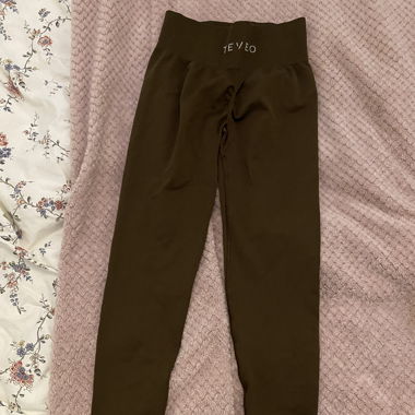 Leggings brunes taille haute de TEVEO