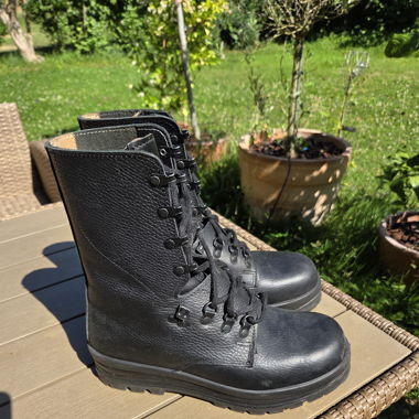 Kampfstiefel der Schweizer Armee