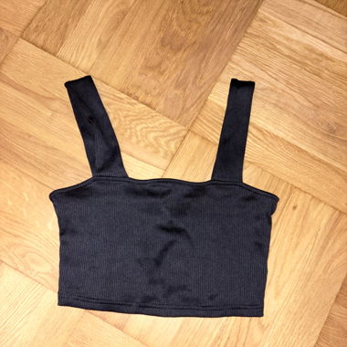 Black Ribbed Crop Top