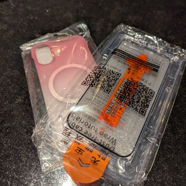Custodia e vetro protettivo per iPhone 17