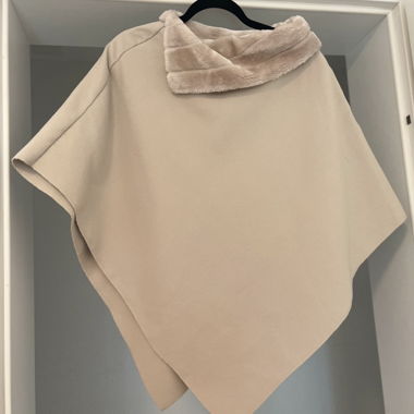 Poncho beige avec capuche