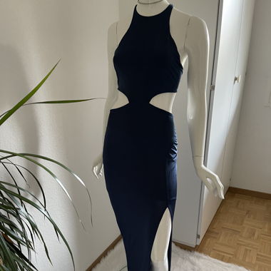 Long dress with a front slit 