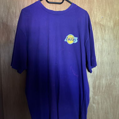 Lakers purple T-shirt, size M