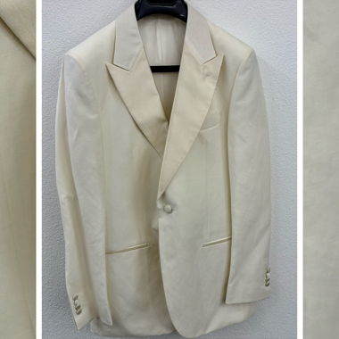 Tuxedo / Dinner Jacket (Size 48)
