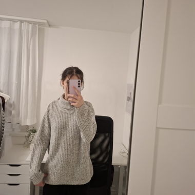 Pull en maille gris clair