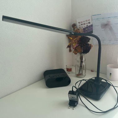 Lampada da scrivania nera