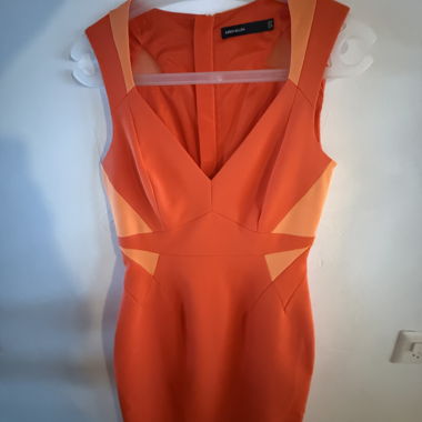 Orange Karen Millen Kleid mit Cut-outs