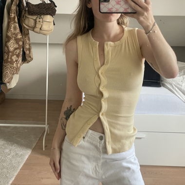 asymmetrical button up