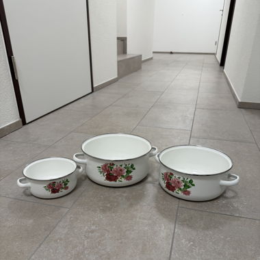 Pot Set (three beautiful pots, floral motif)