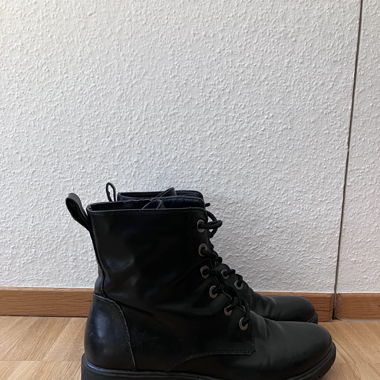 black boots