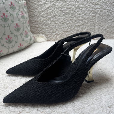 Pumps Zara con punta affusolata e cinturino alla caviglia