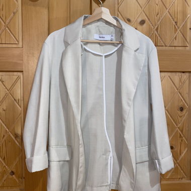 Blazer beige di Bershka