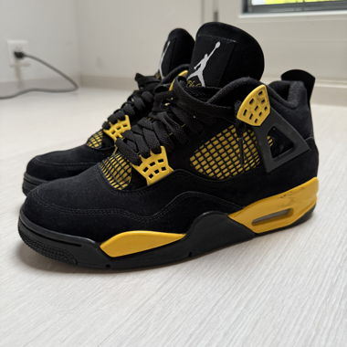 Air Jordan 4 Schwarz/Gelb