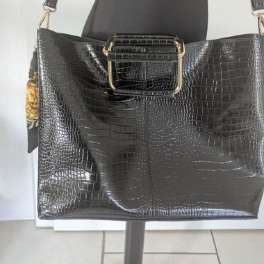 Schwarze Shopper-Tasche mit Kroko-Optik
